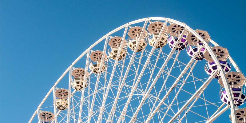 量子密钥分发网络：从实验室到城域网的工程化挑战与安全增强应用